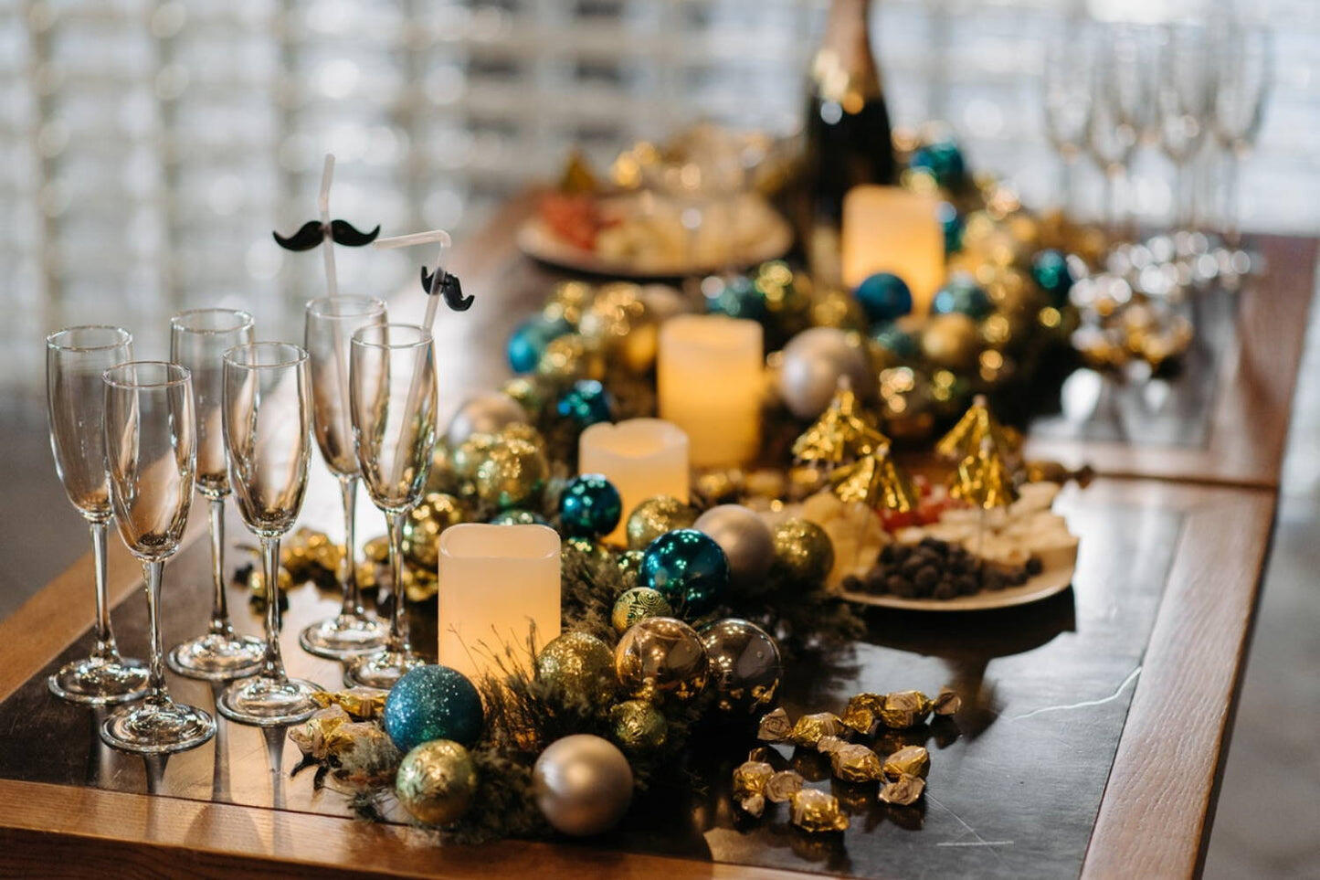 Christmas Tablescapes - Because Table Settings Are So 2020