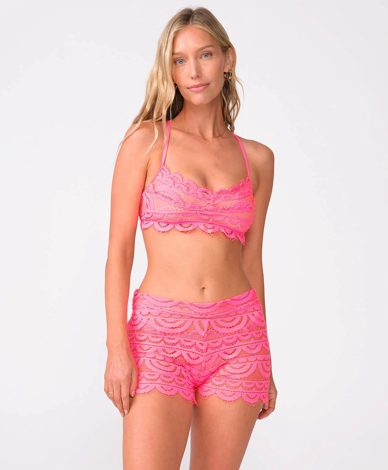 Lace Short Tulip