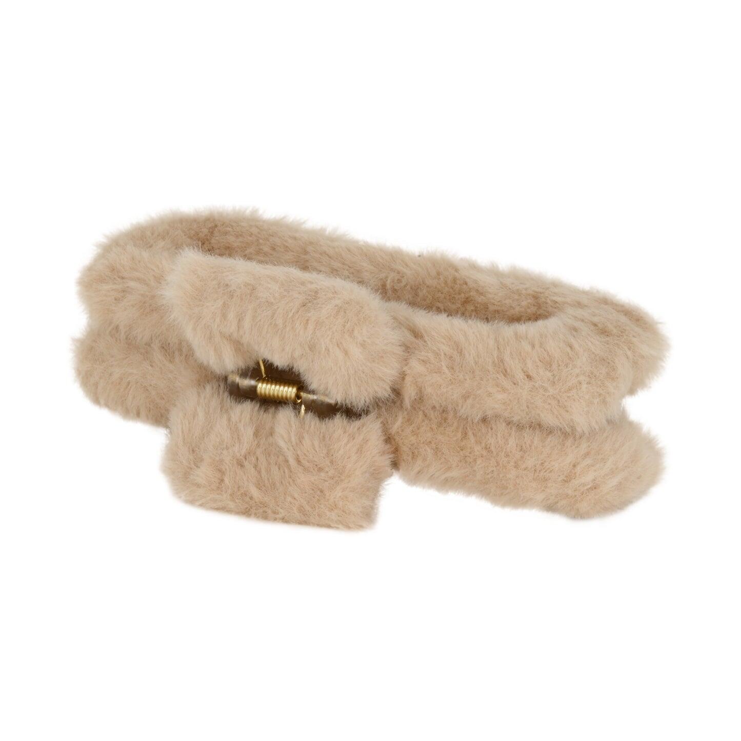 Soft Straight Claw Clip Mink - Hair Accessories