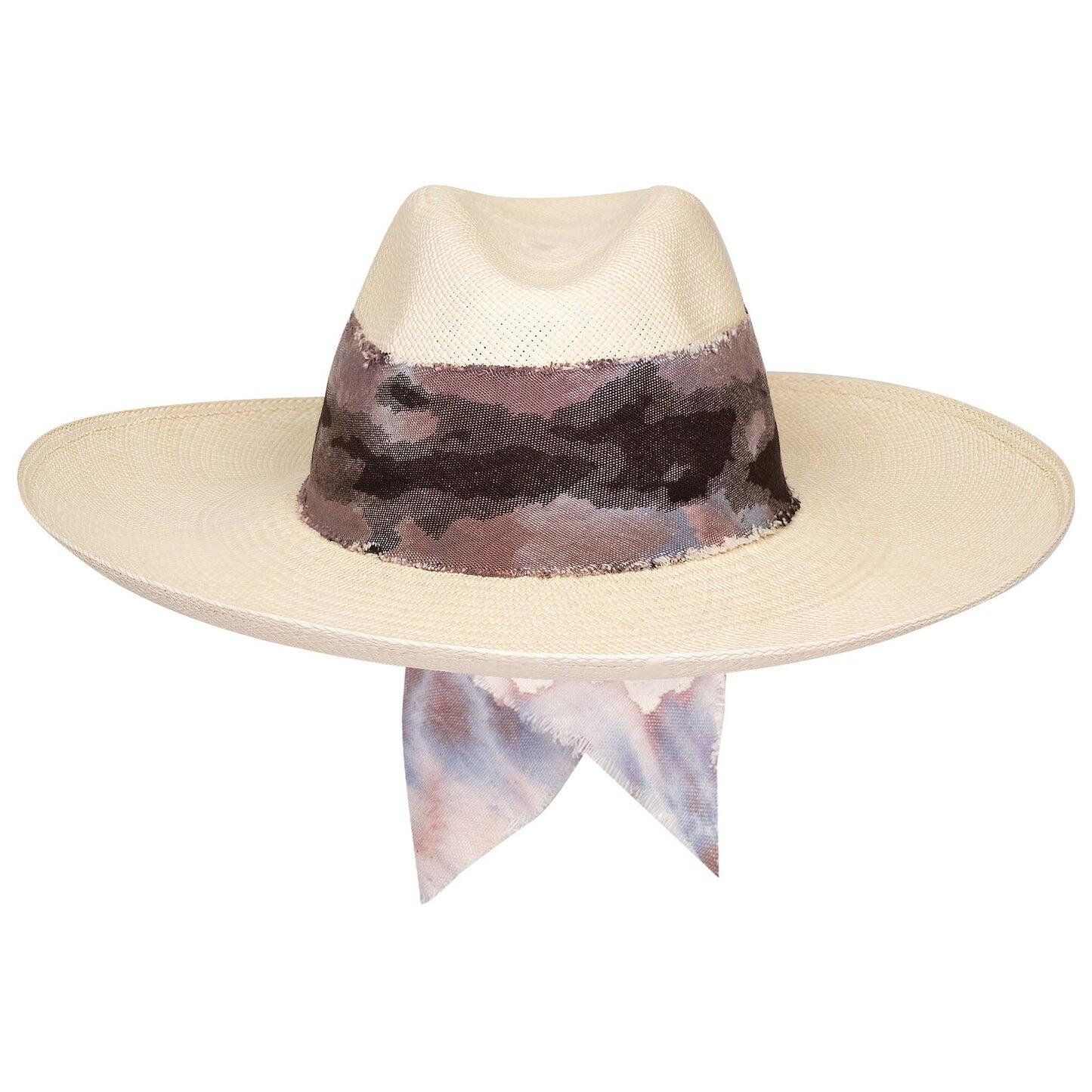 Load image into Gallery viewer, Siena Clasico Wide Brim Hat Natural With Brown Tie Dye Band
