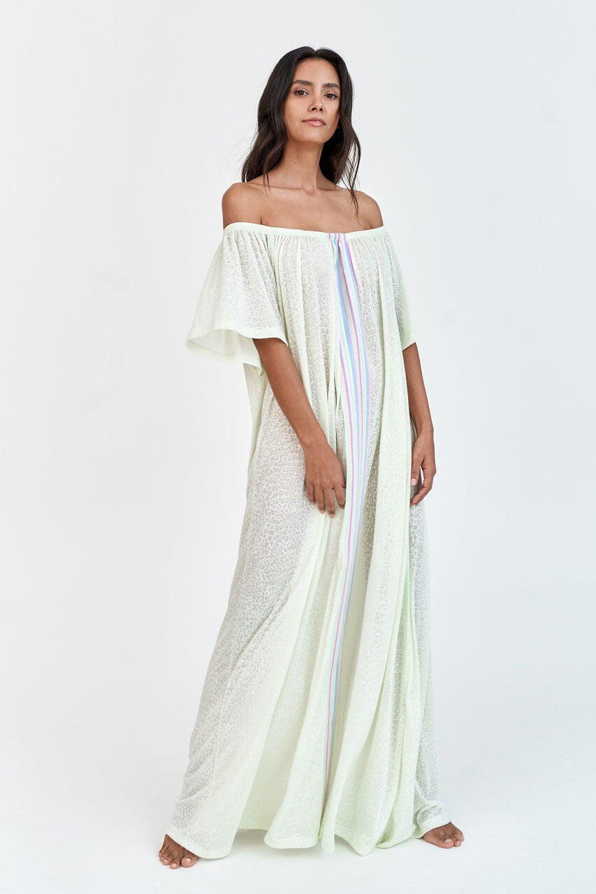 Woman wearing White Beach Kaftan by Pitusa